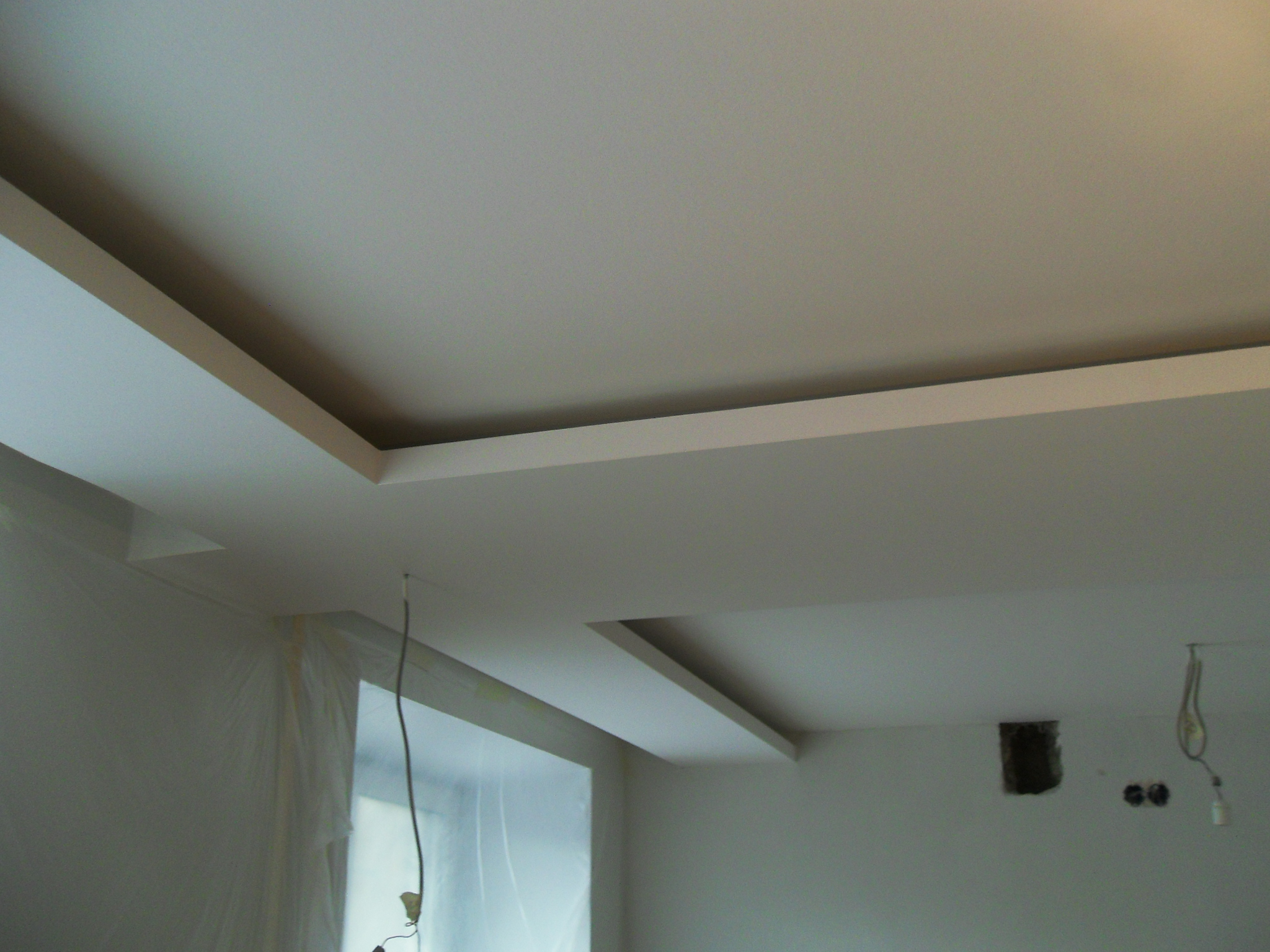 Короб на потолке с подсветкой